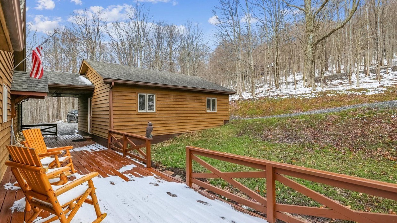Photo of Patio Balcony in Old Timberline