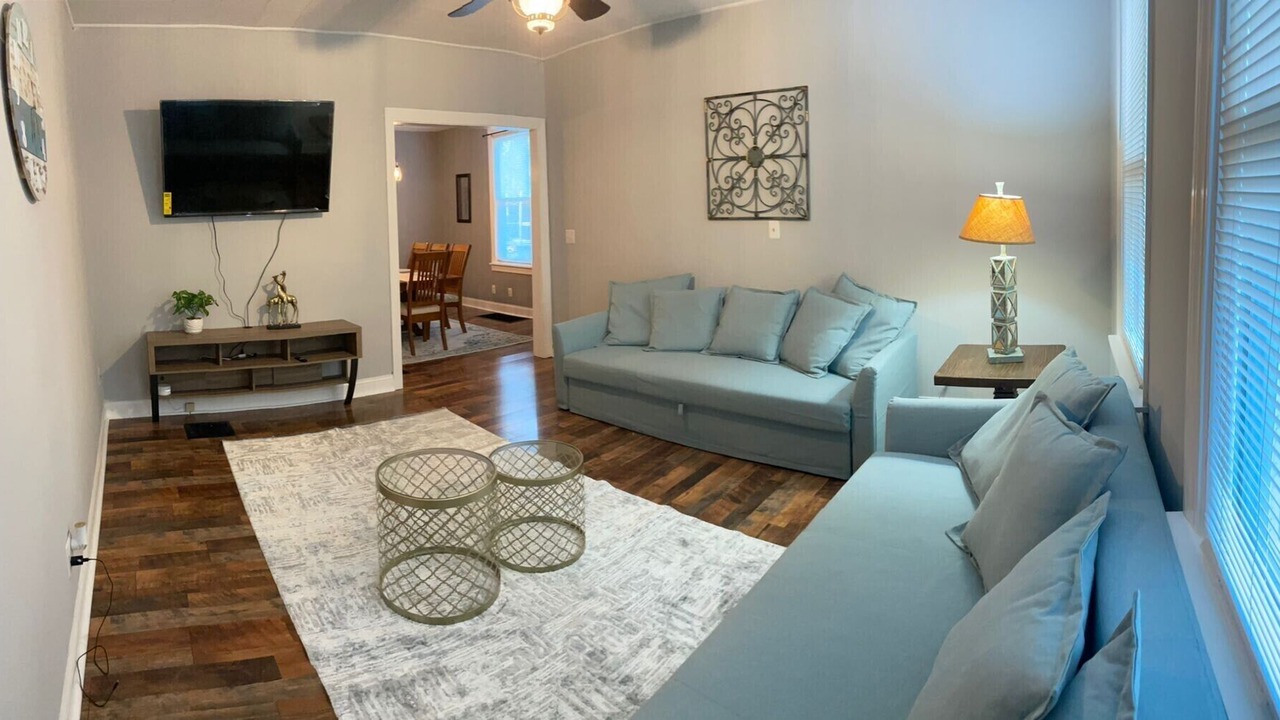 Photo of Livingroom in Hamilton