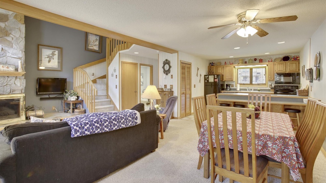 Photo of Livingroom in Davis