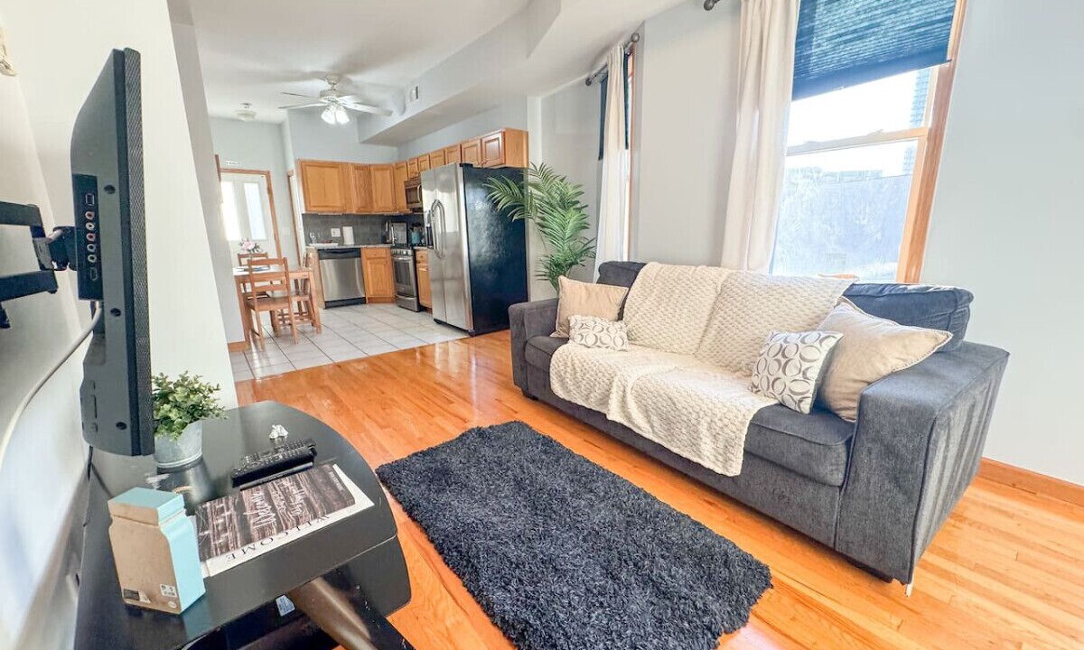 Photo of Livingroom in Ironbound District