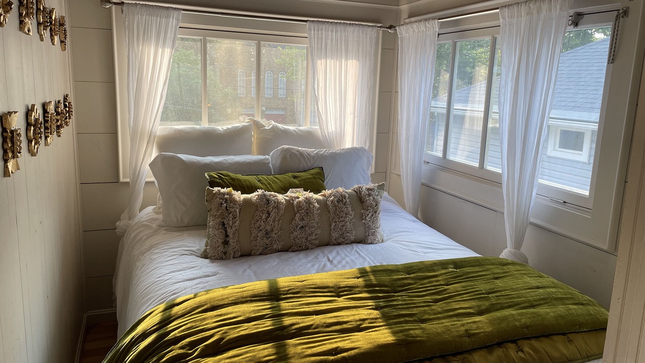 Photo of Bedroom in Lakeside