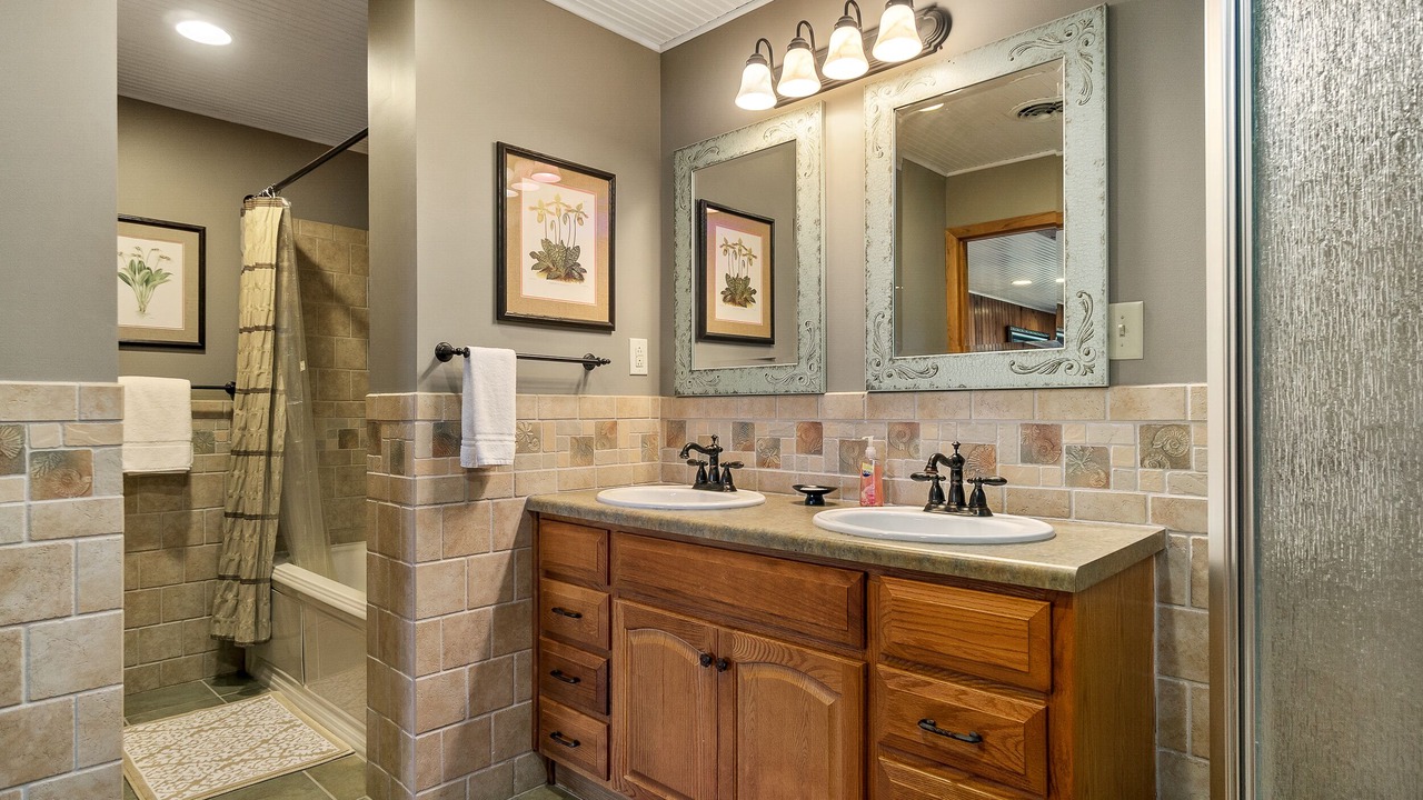 Photo of Bathroom in Smithville