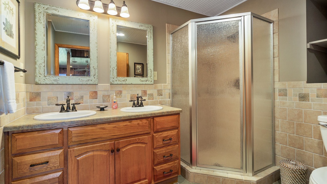 Photo of Bathroom in Smithville