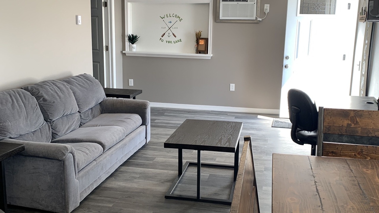 Photo of Livingroom in Aldenville