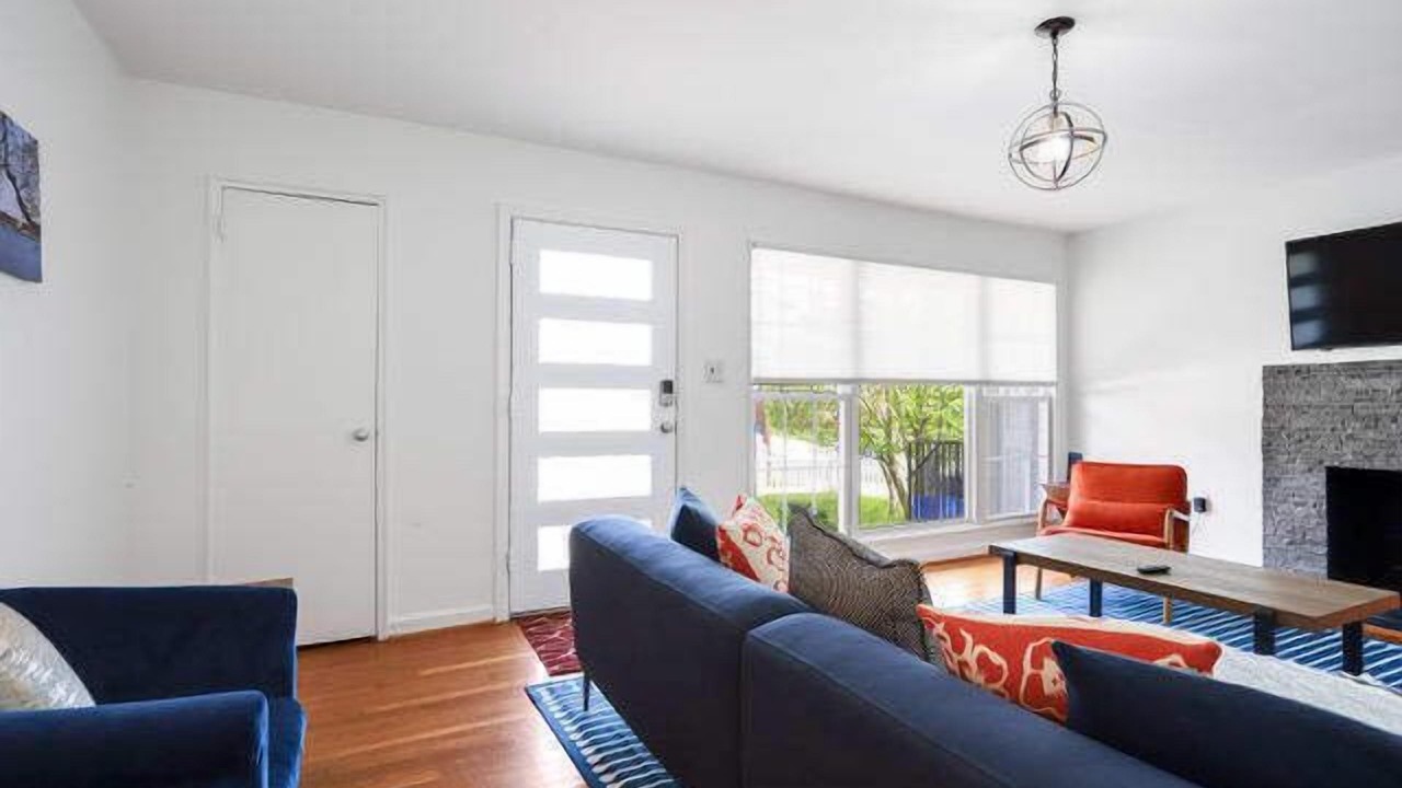 Photo of Livingroom in Silver Spring