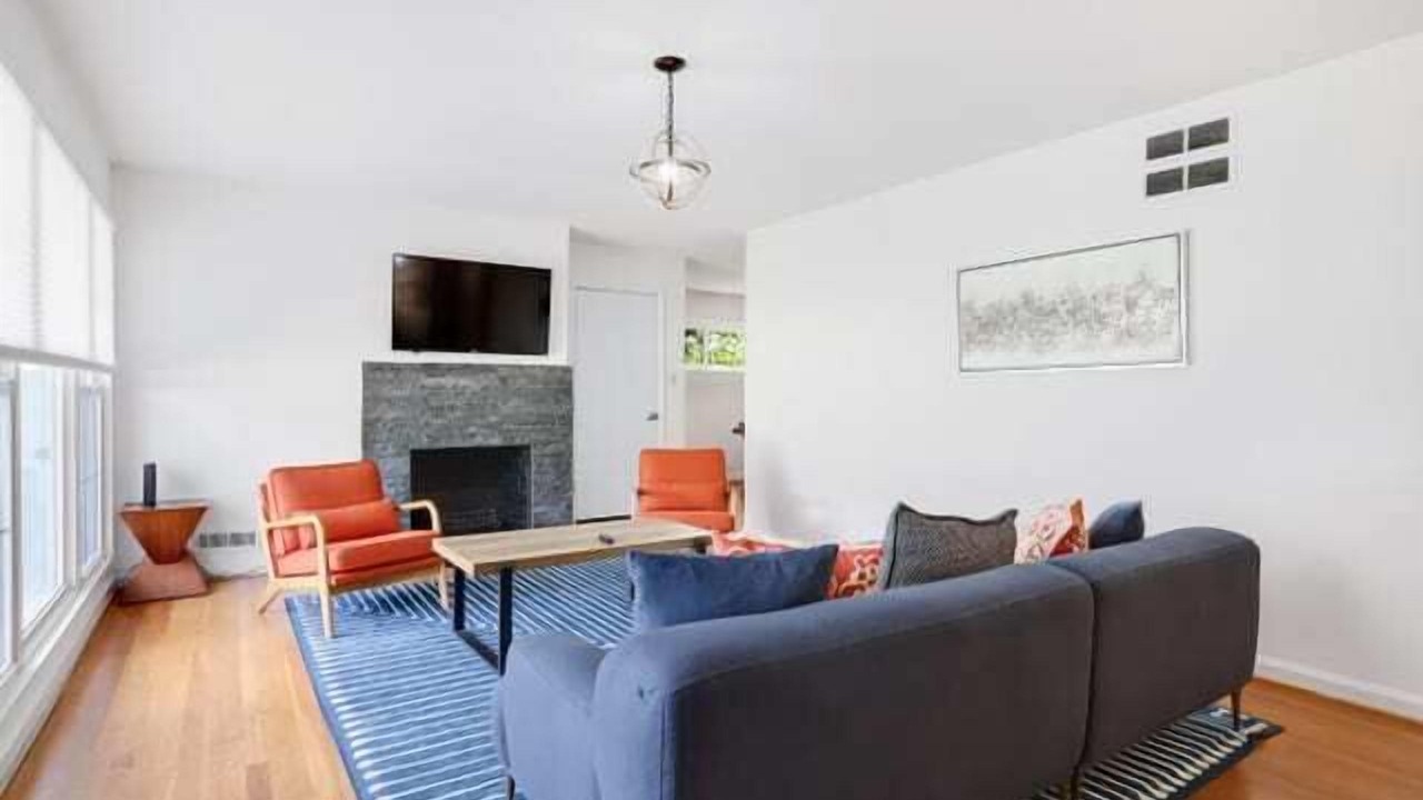 Photo of Livingroom in Silver Spring