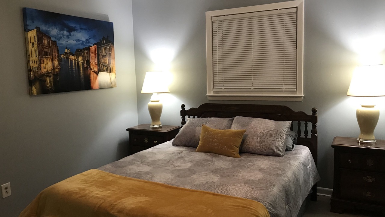 Photo of Bedroom in McCutcheon Field