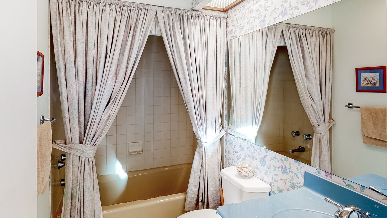 Photo of Bathroom in Fenwick Island