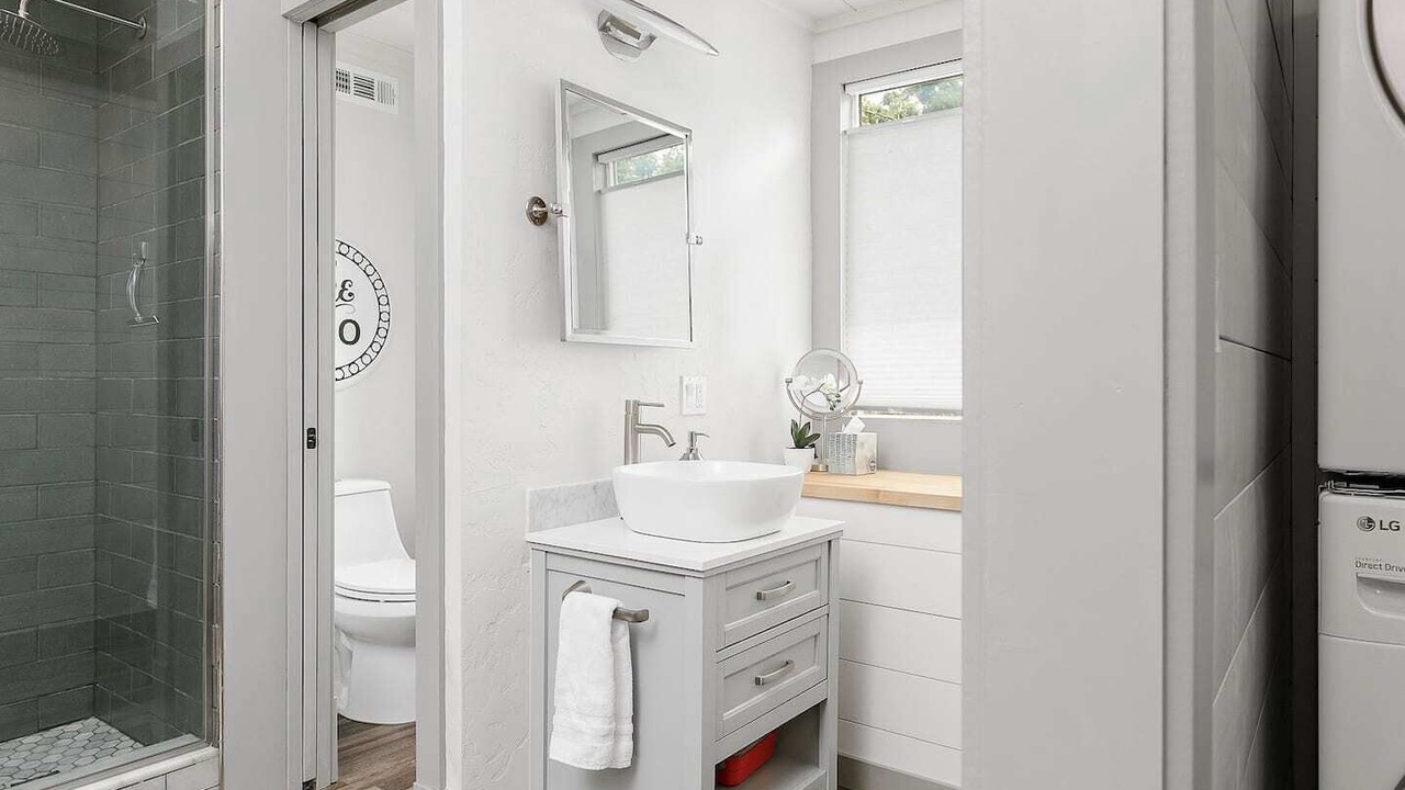 Photo of Bathroom in Veterans Park