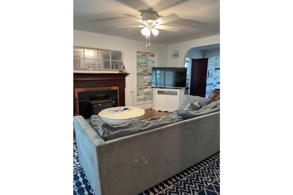 Photo of Livingroom in Reedville