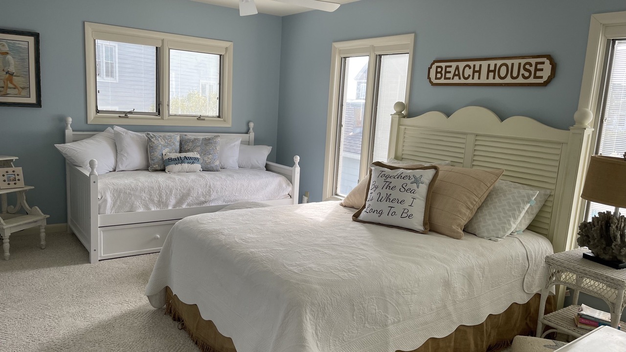Photo of Bedroom in Admiral Estates