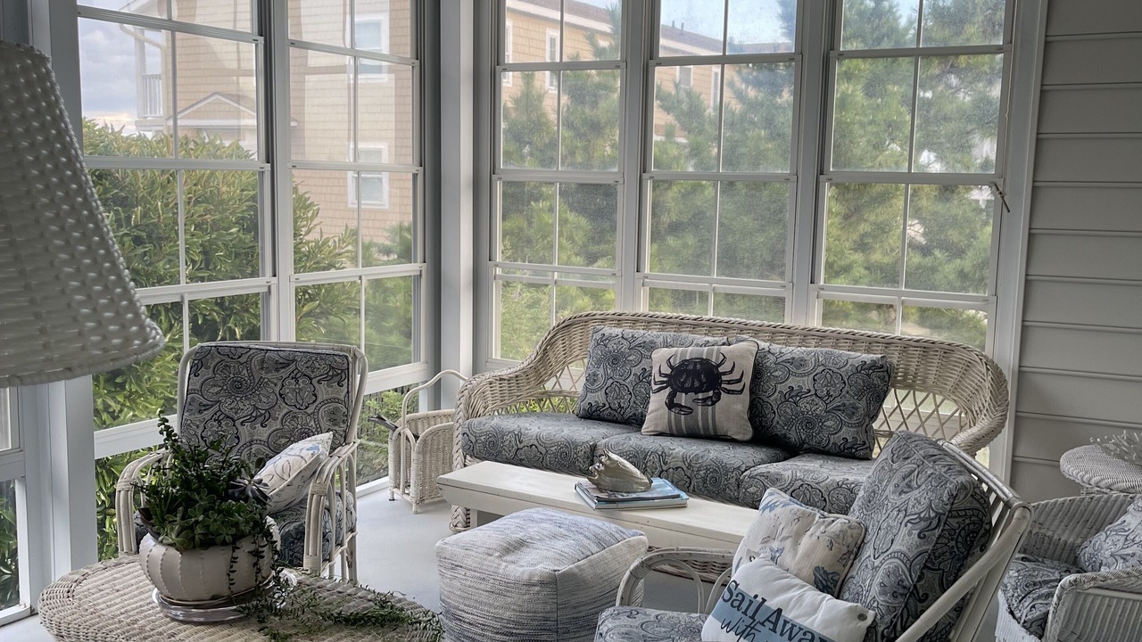 Photo of Livingroom in Admiral Estates