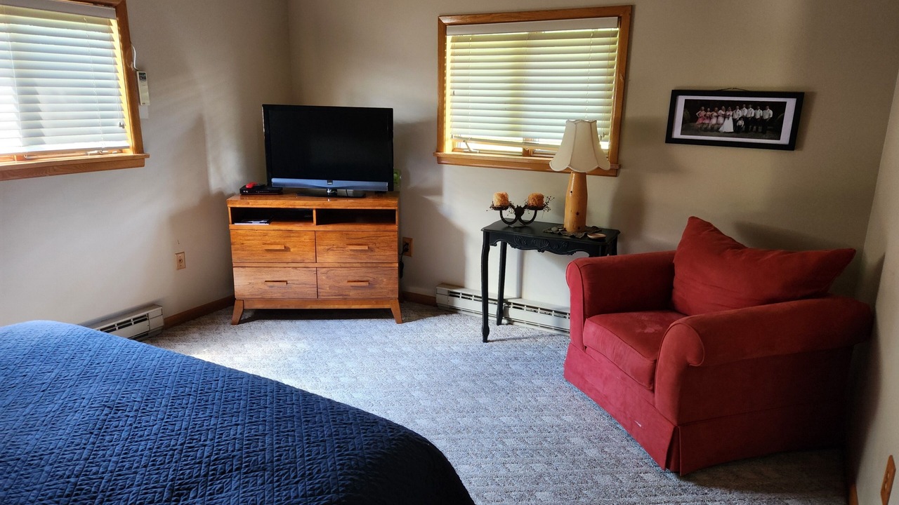 Photo of Bedroom in Clearville