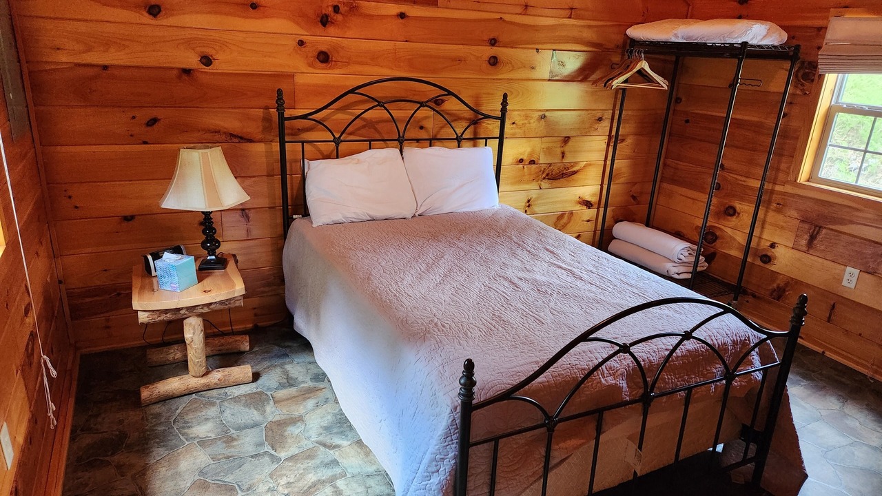 Photo of Bedroom in Clearville