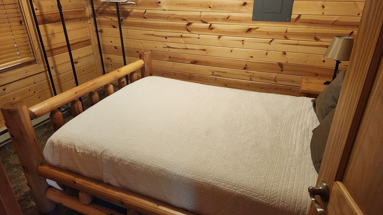 Photo of Bedroom in Clearville