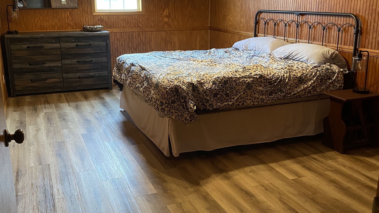 Photo of Bedroom in Byrdstown