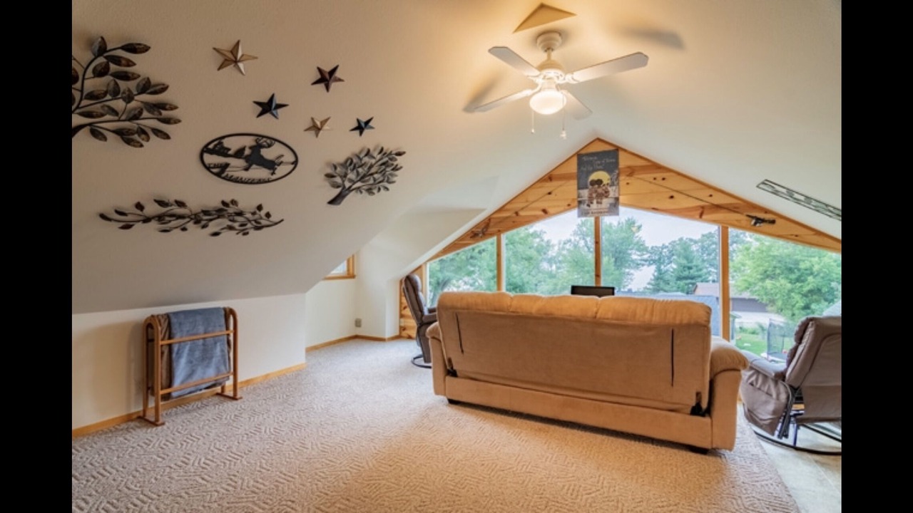 Photo of Livingroom in Newville