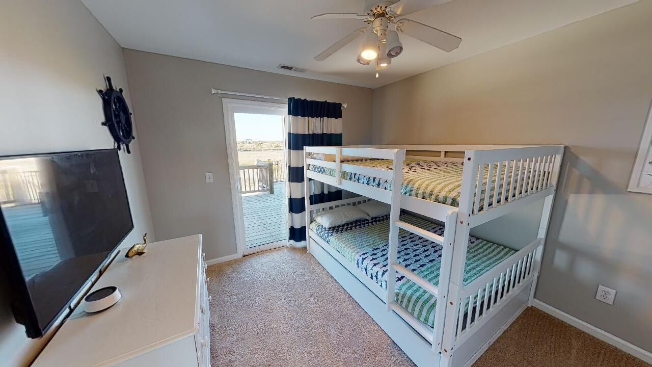 Photo of Bedroom in North Topsail Beach