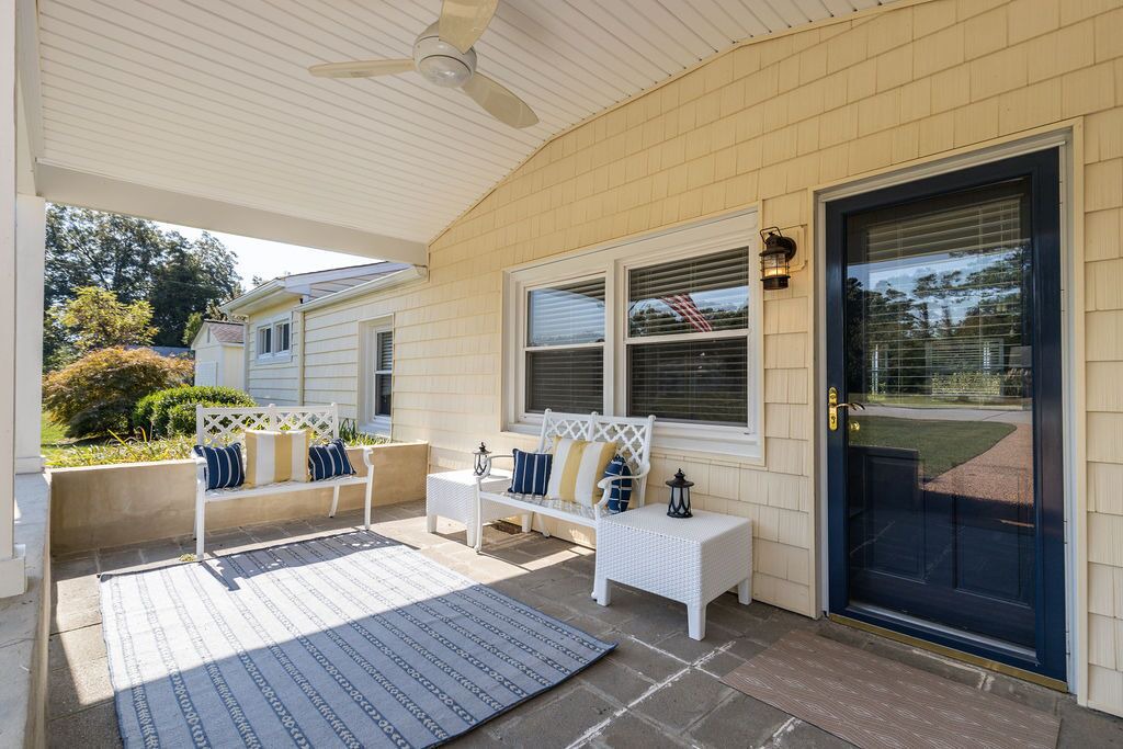 Photo of Patio Balcony in Deltaville