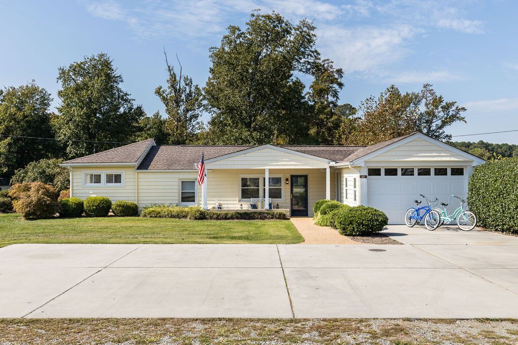 Photo of Others in Deltaville