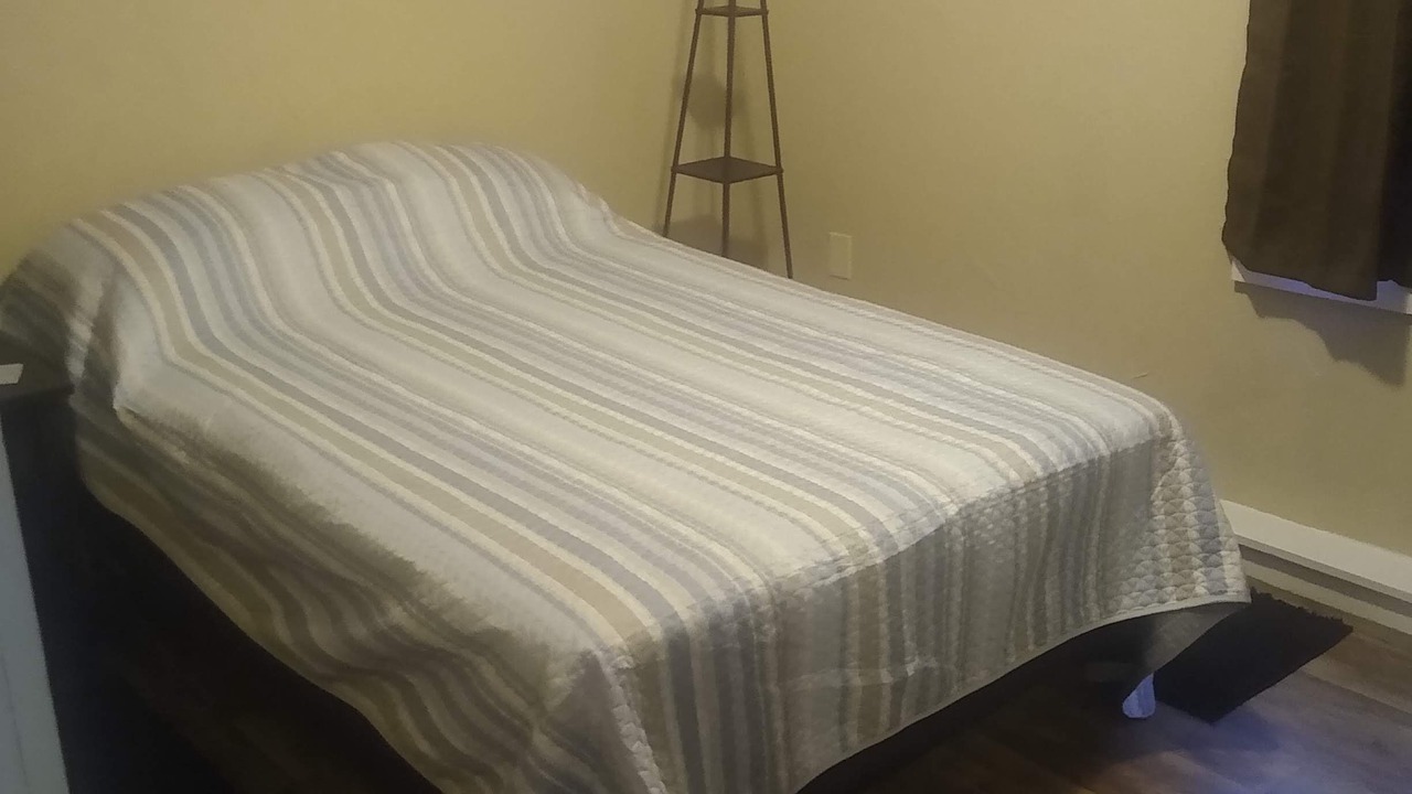 Photo of Bedroom in Gandeeville