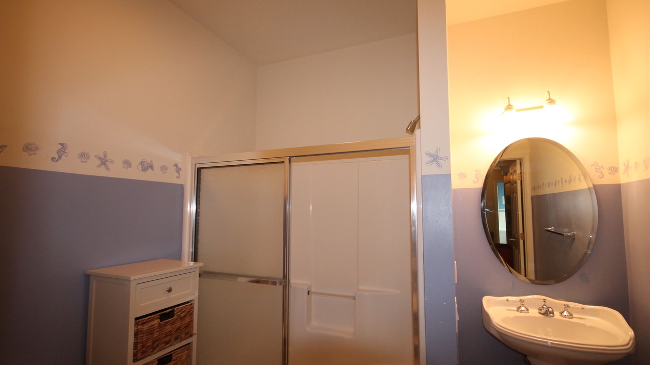 Photo of Bathroom in Admiral Estates