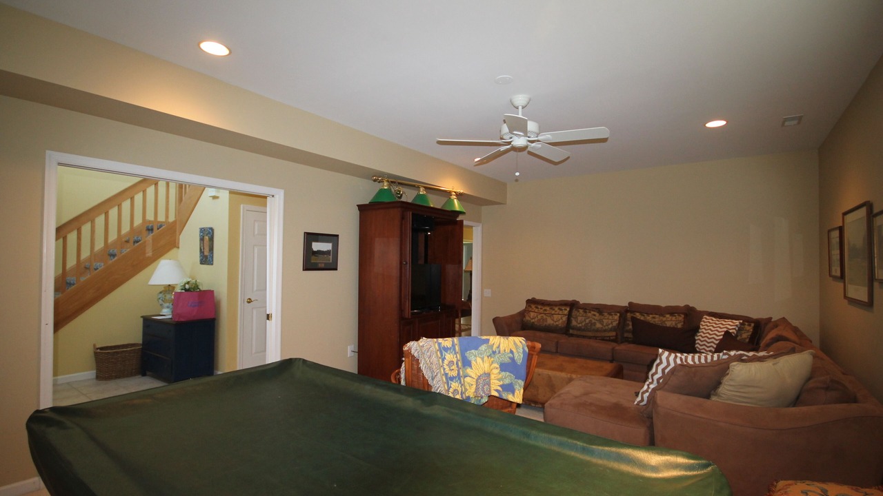 Photo of Livingroom in Admiral Estates
