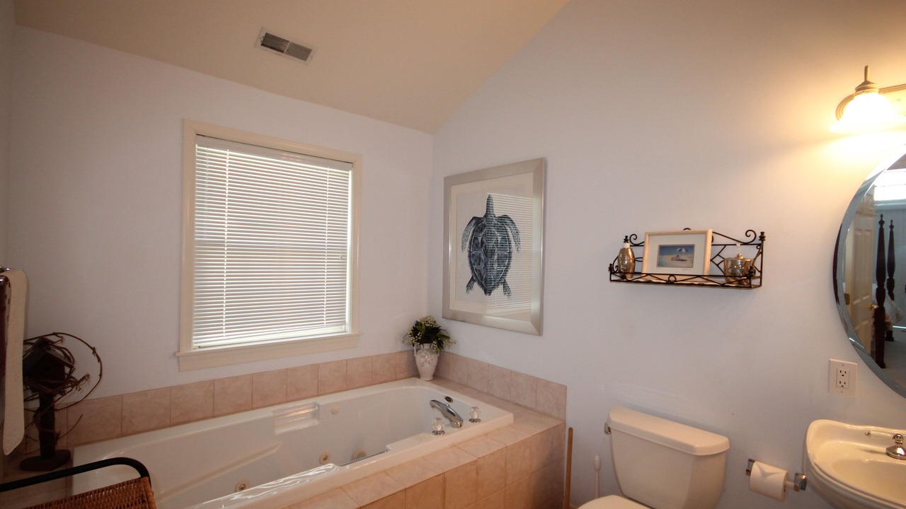 Photo of Bathroom in Admiral Estates