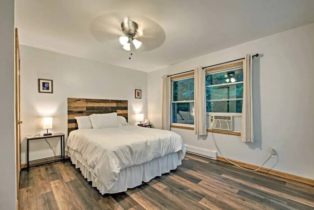 Photo of Bedroom in Benton