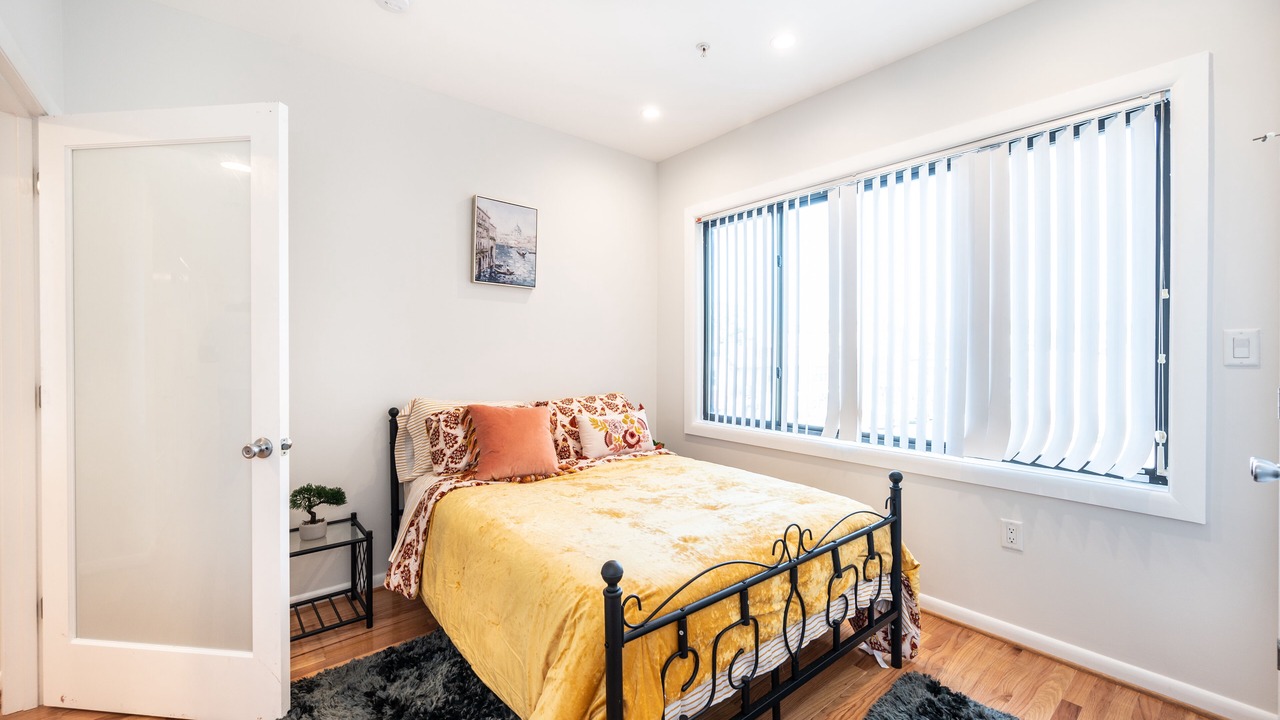 Photo of Bedroom in Columbia Heights