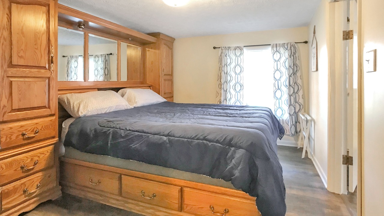 Photo of Bedroom in Nelsonville