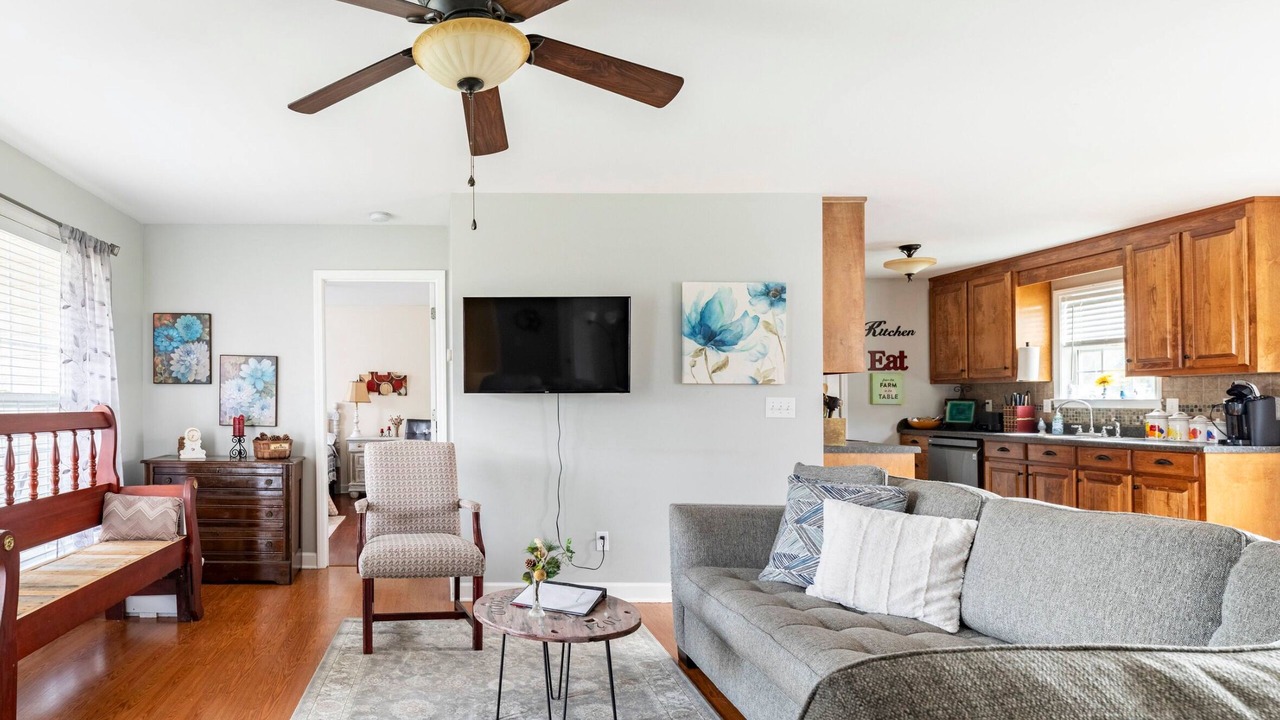 Photo of Livingroom in Giles County