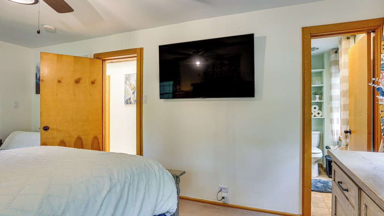 Photo of Bedroom in Greentown