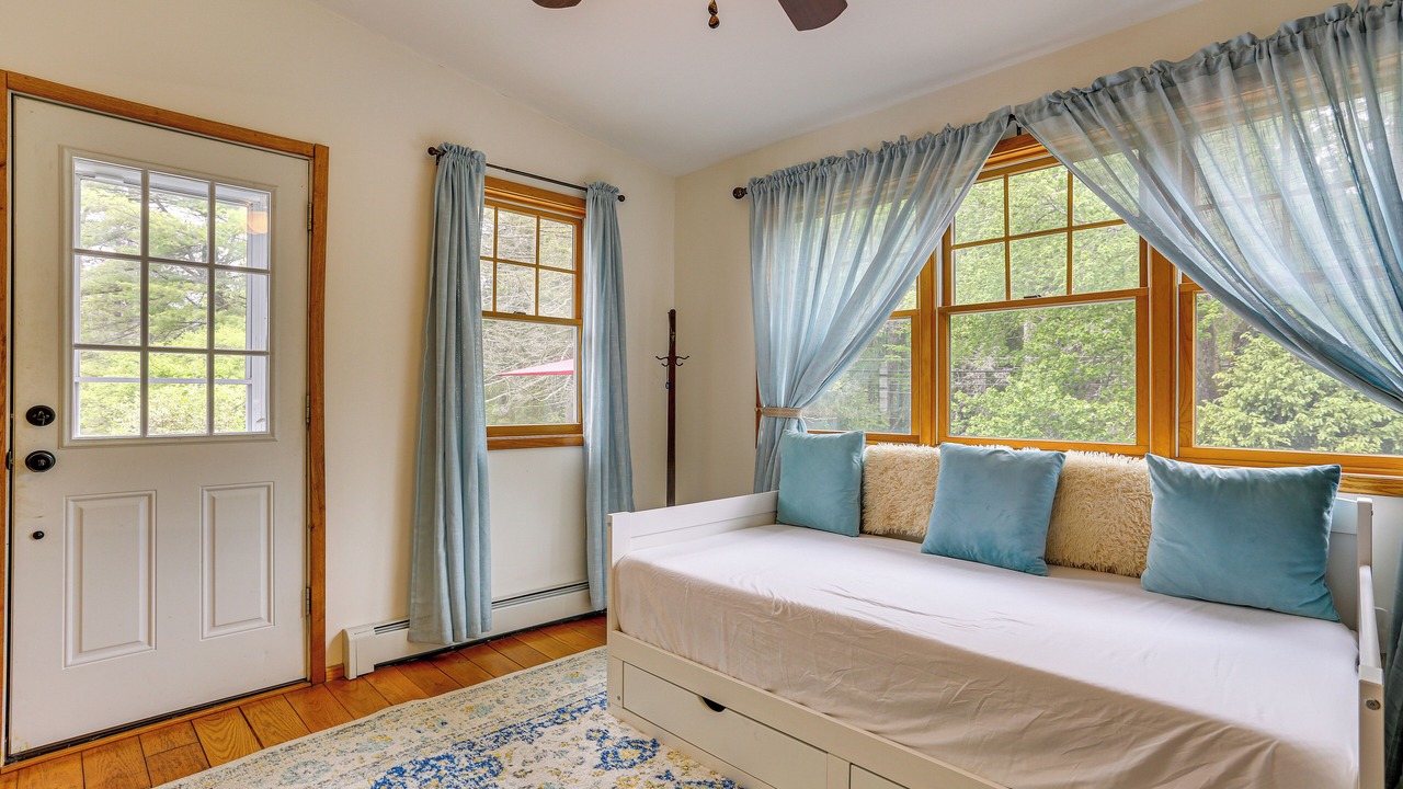 Photo of Bedroom in Greentown