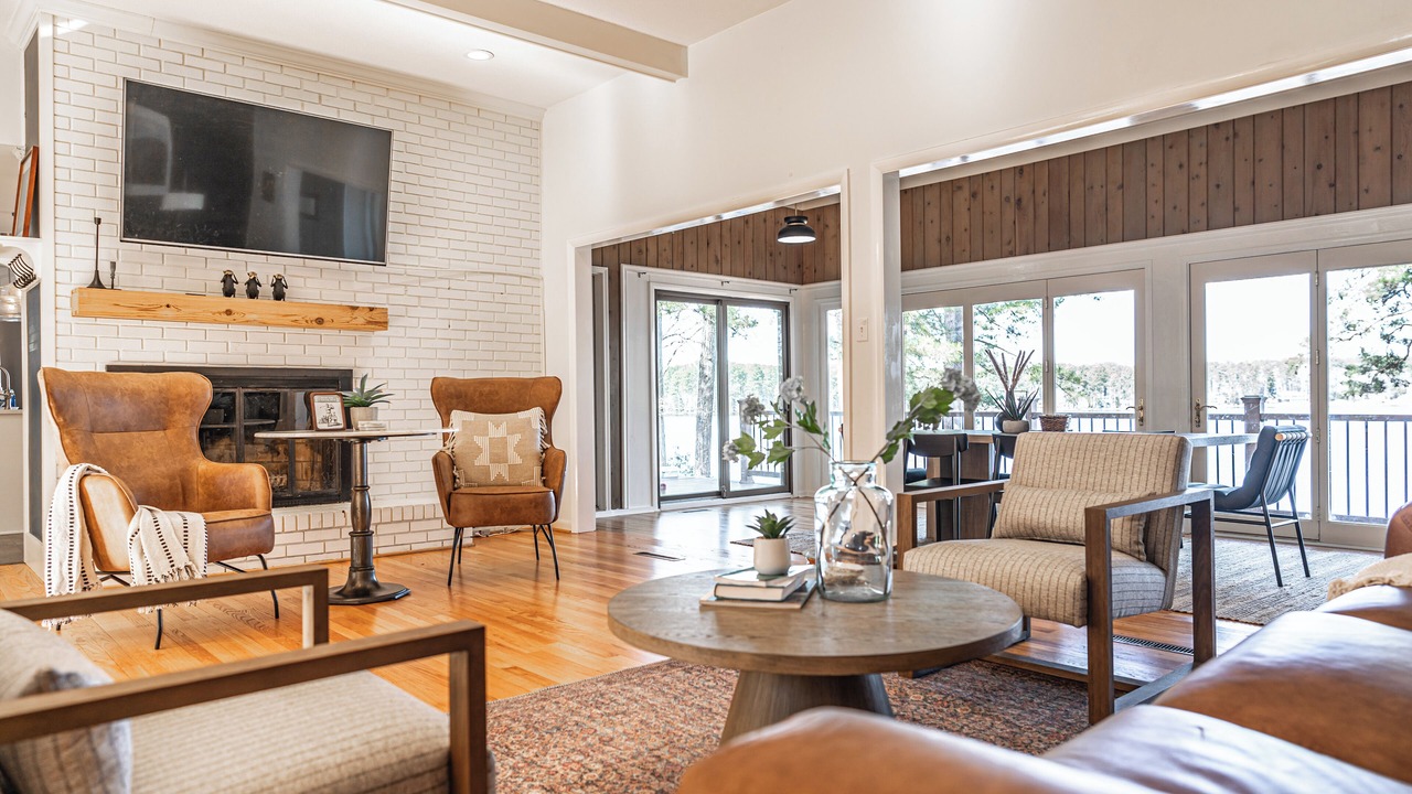 Photo of Livingroom in Whispering Pines