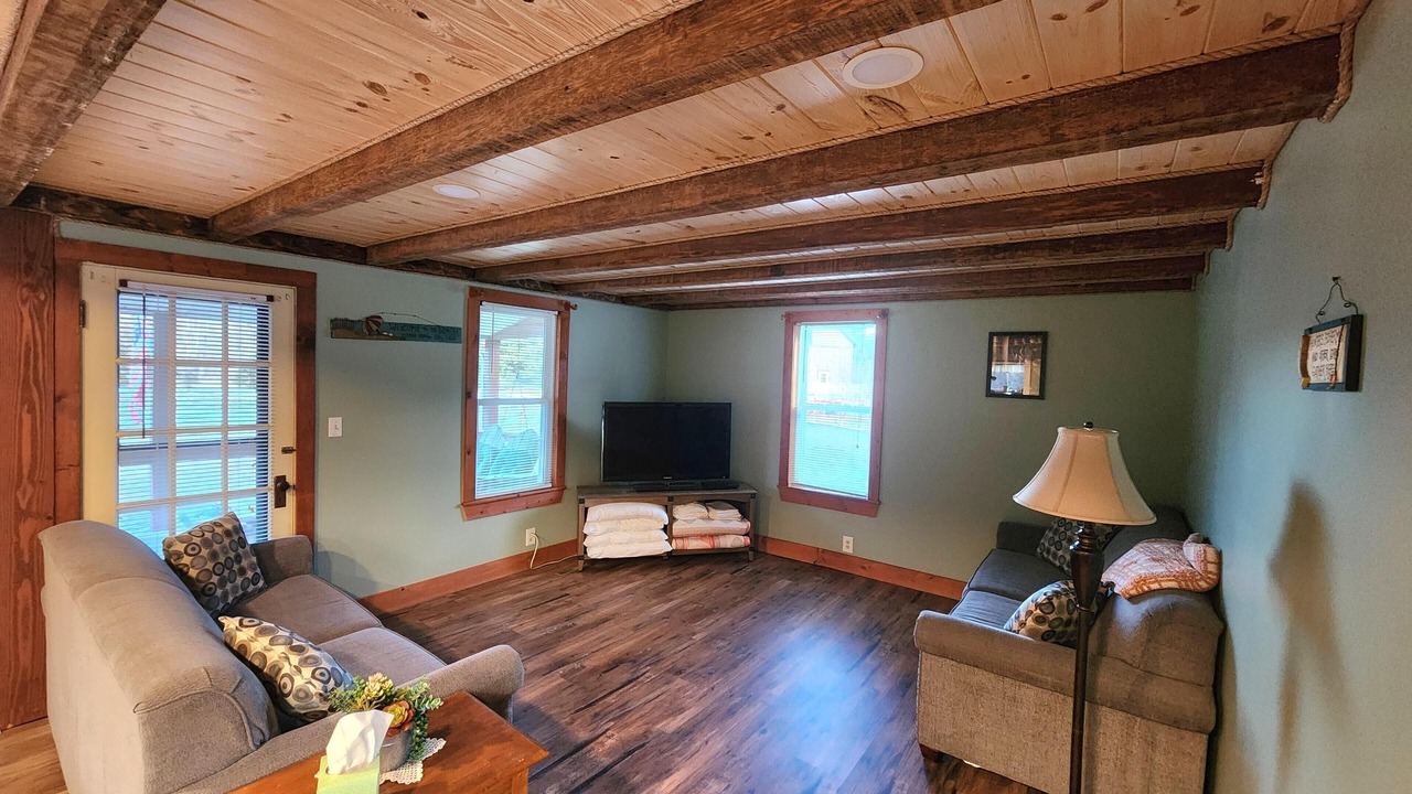 Photo of Livingroom in Gaines