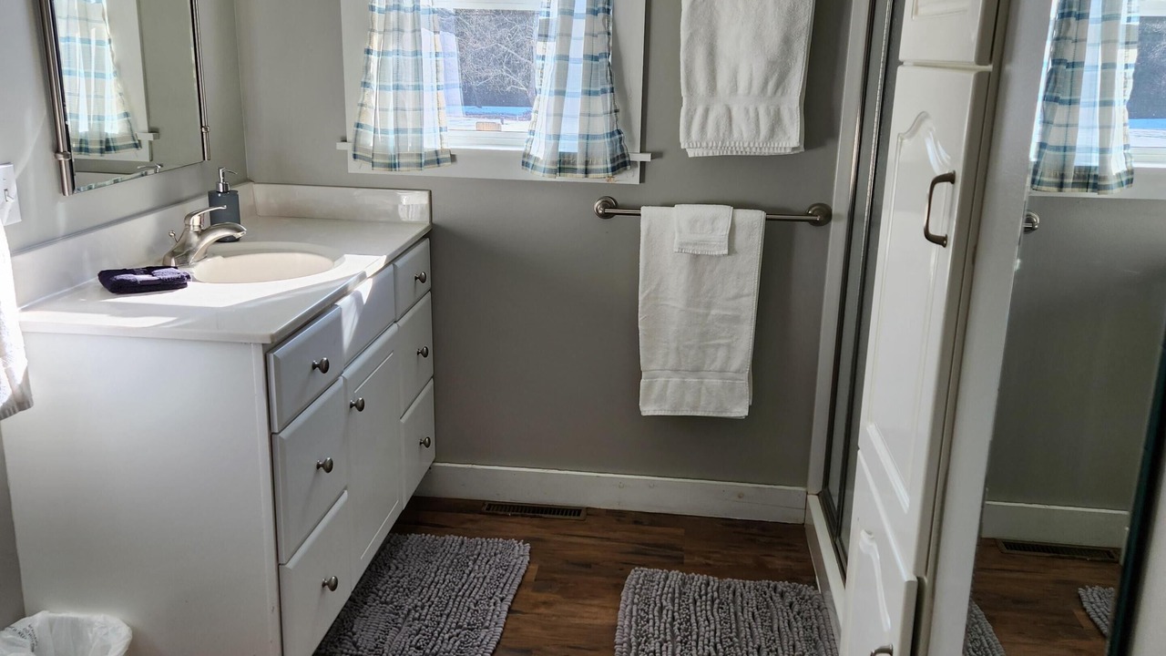 Photo of Bathroom in Gaines