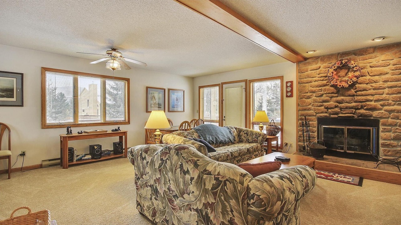 Photo of Livingroom in Davis