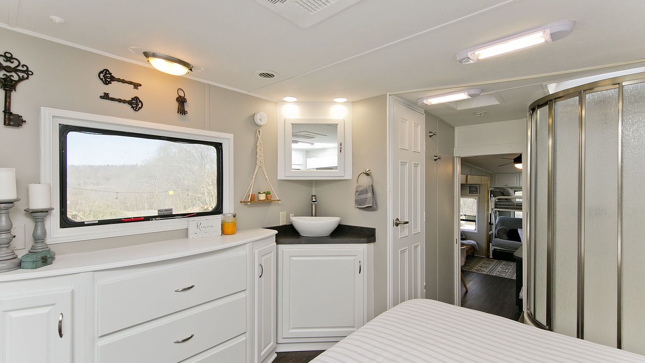 Photo of Bedroom in Points