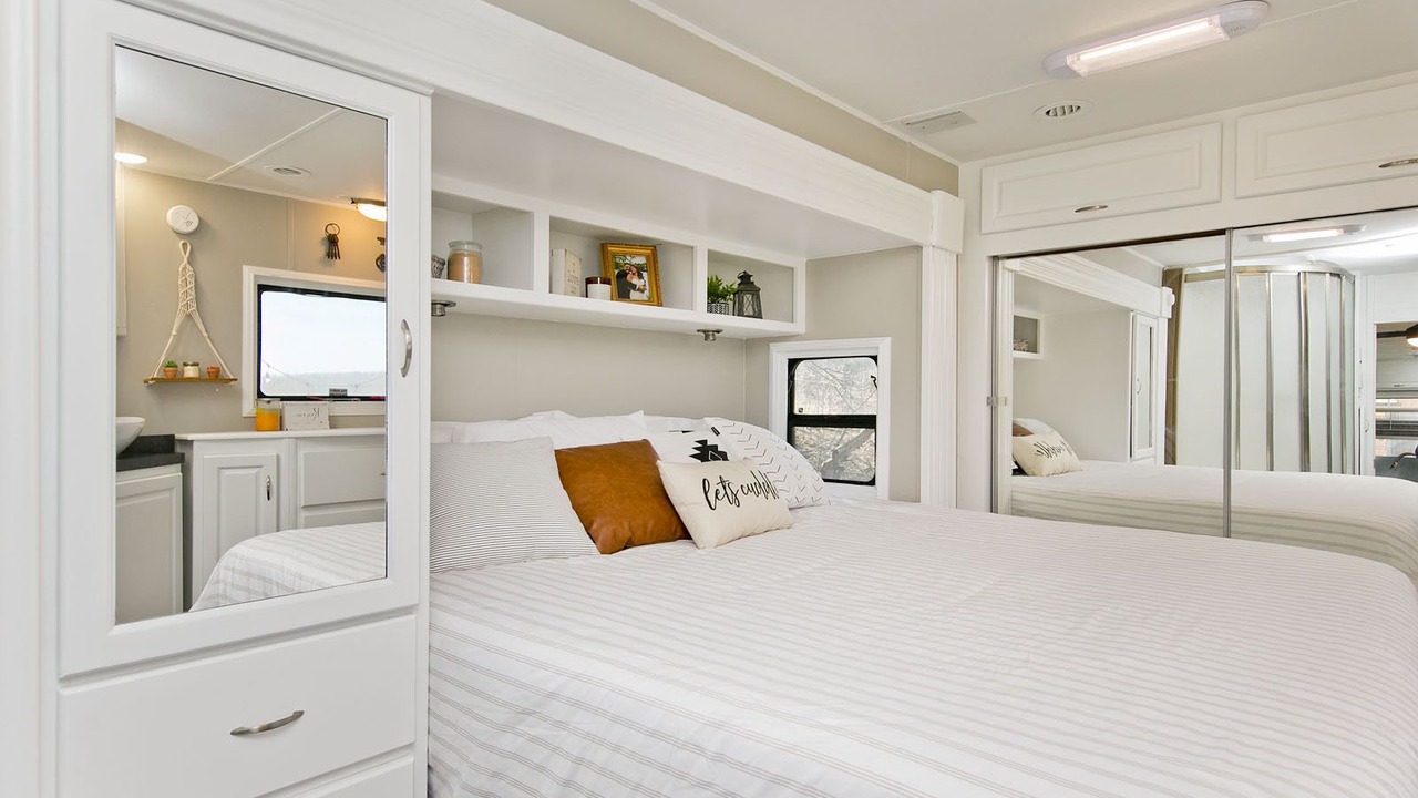 Photo of Bedroom in Points