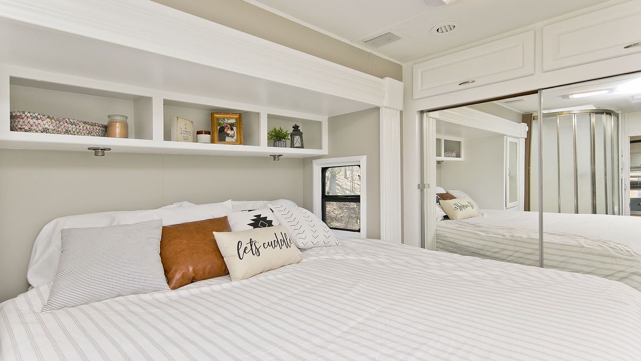 Photo of Bedroom in Points