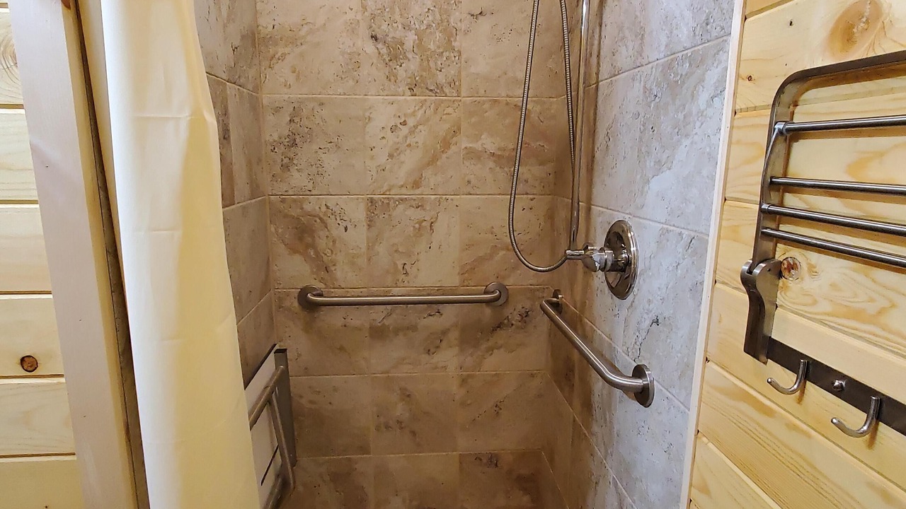 Photo of Bathroom in Gaines