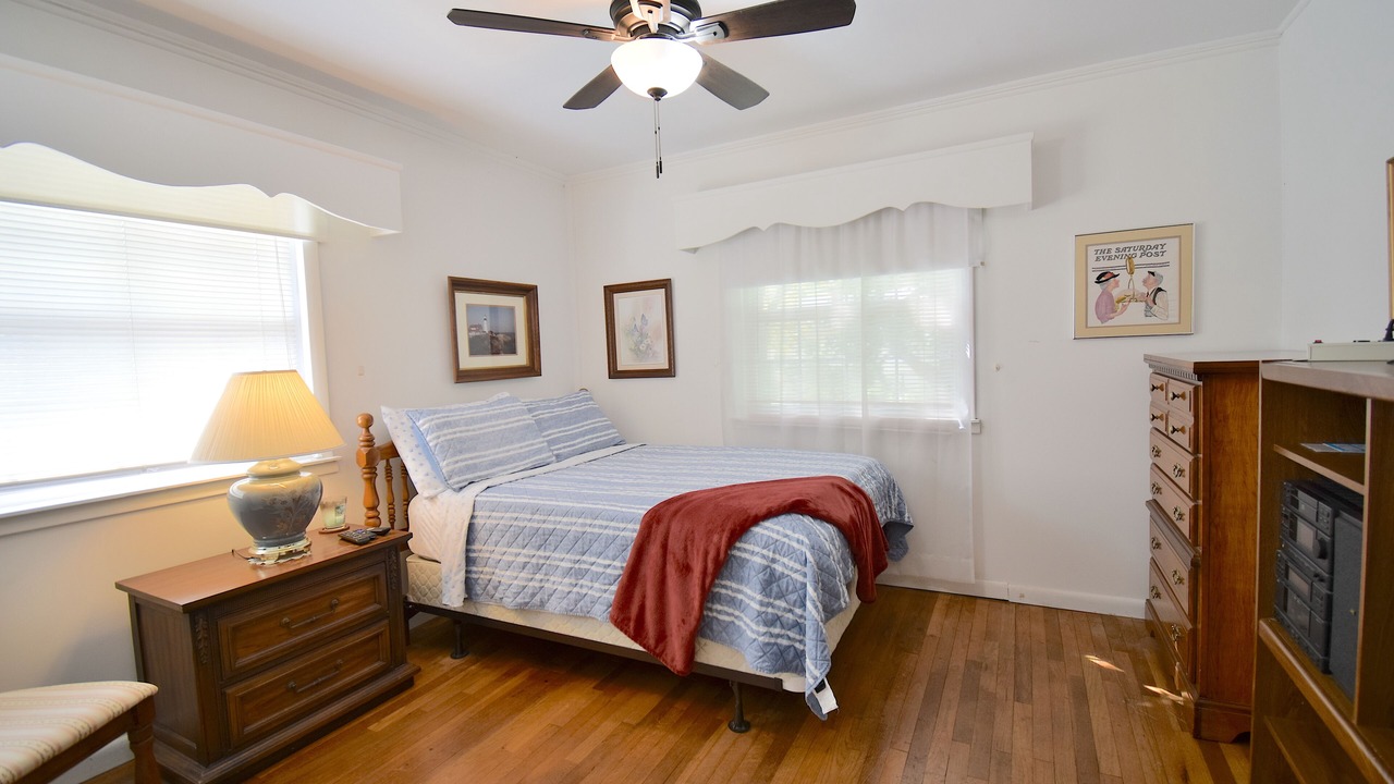 Photo of Bedroom in Oak Ridge