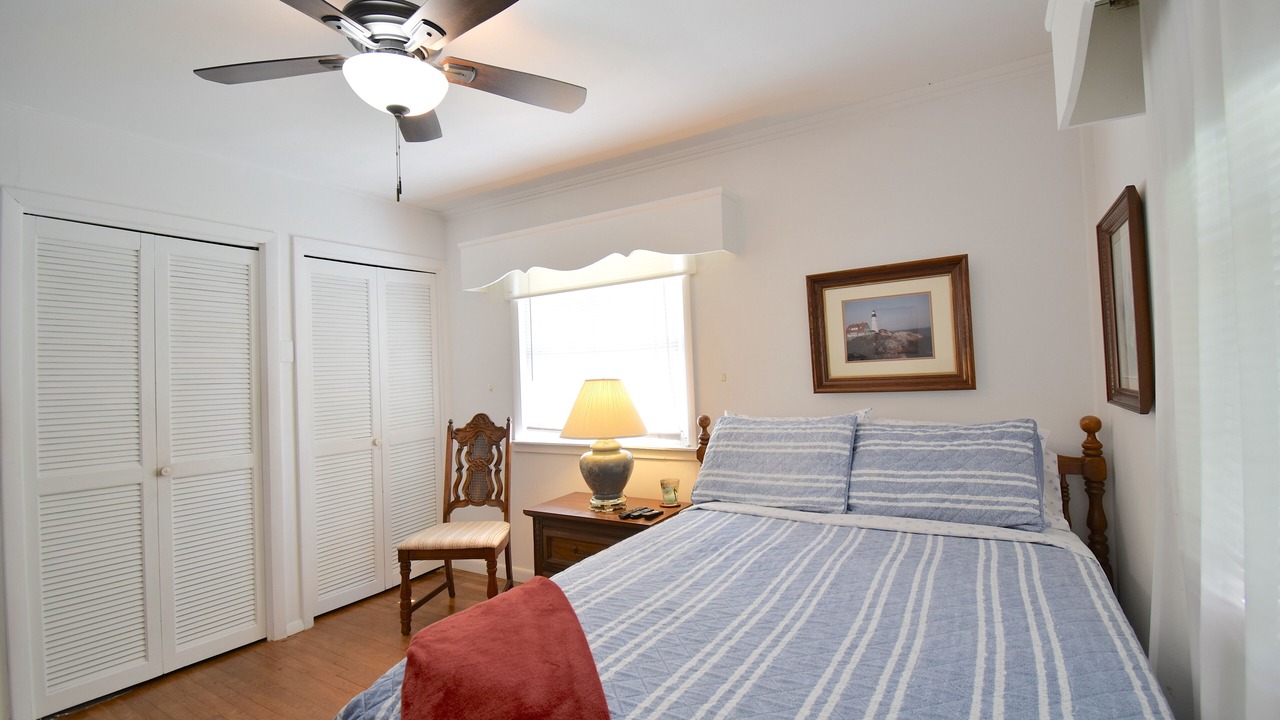 Photo of Bedroom in Oak Ridge