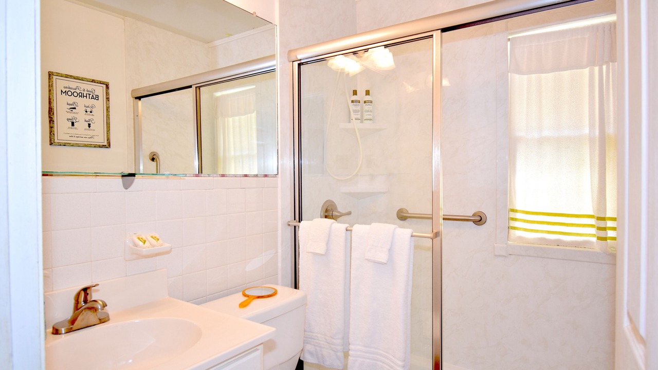 Photo of Bathroom in Oak Ridge