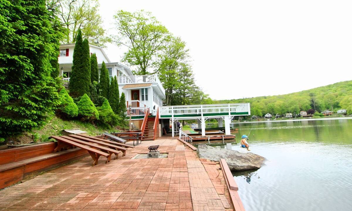 Photo of Outdoor in Hancock