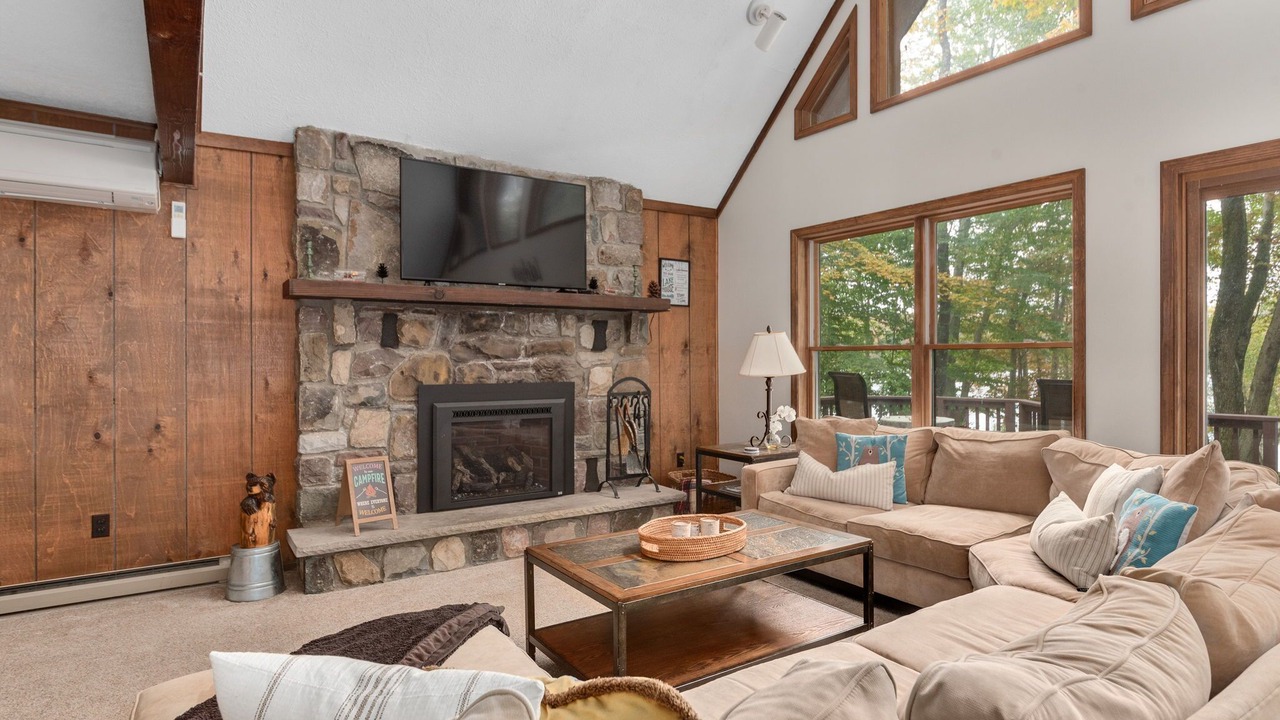 Photo of Livingroom in Gouldsboro