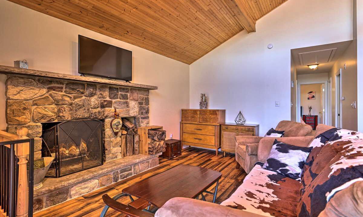 Photo of Livingroom in Long Pond