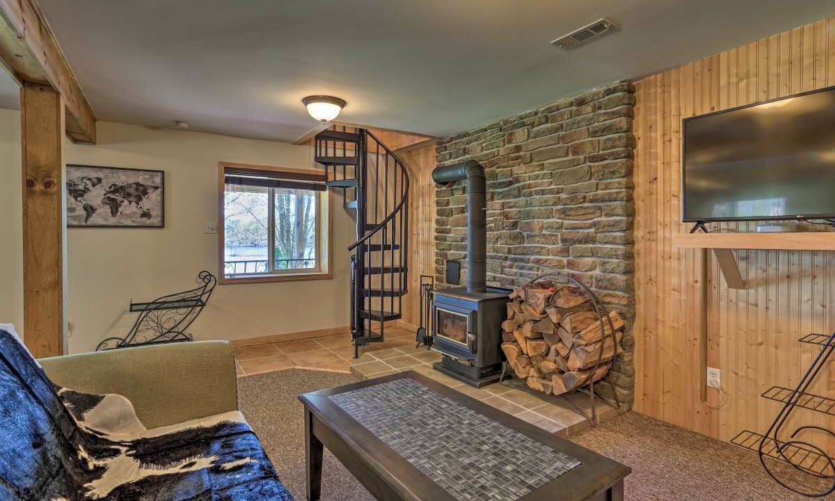 Photo of Livingroom in Long Pond