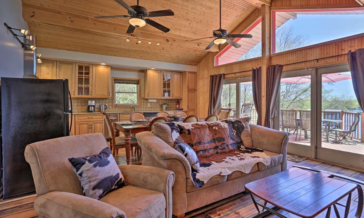 Photo of Livingroom in Long Pond
